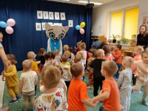 Zabawa z Kicią Kocią