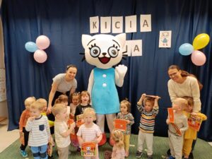 Grupowe zdjęcie z Kicią Kocią